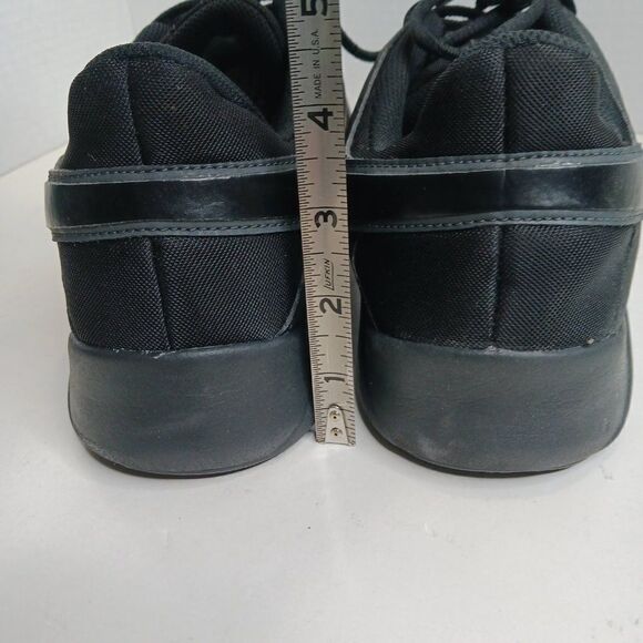 Nike Legend Essential 2 Men's size 10.5M Training Sneaker - Picture 6 of 9